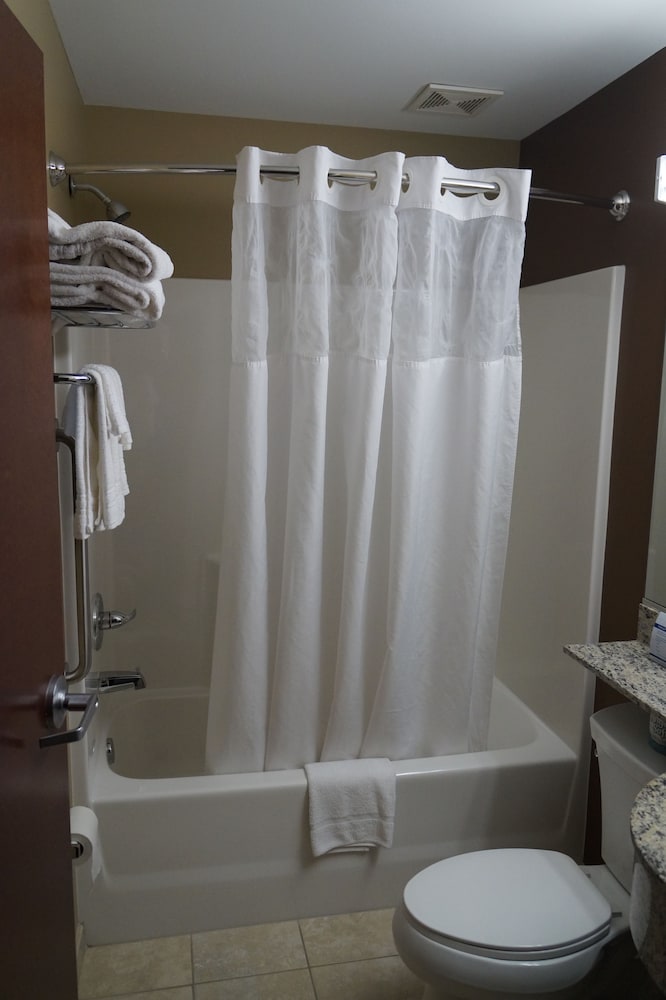 Microtel Inn Suites By Wyndham Cambridge 13/31
