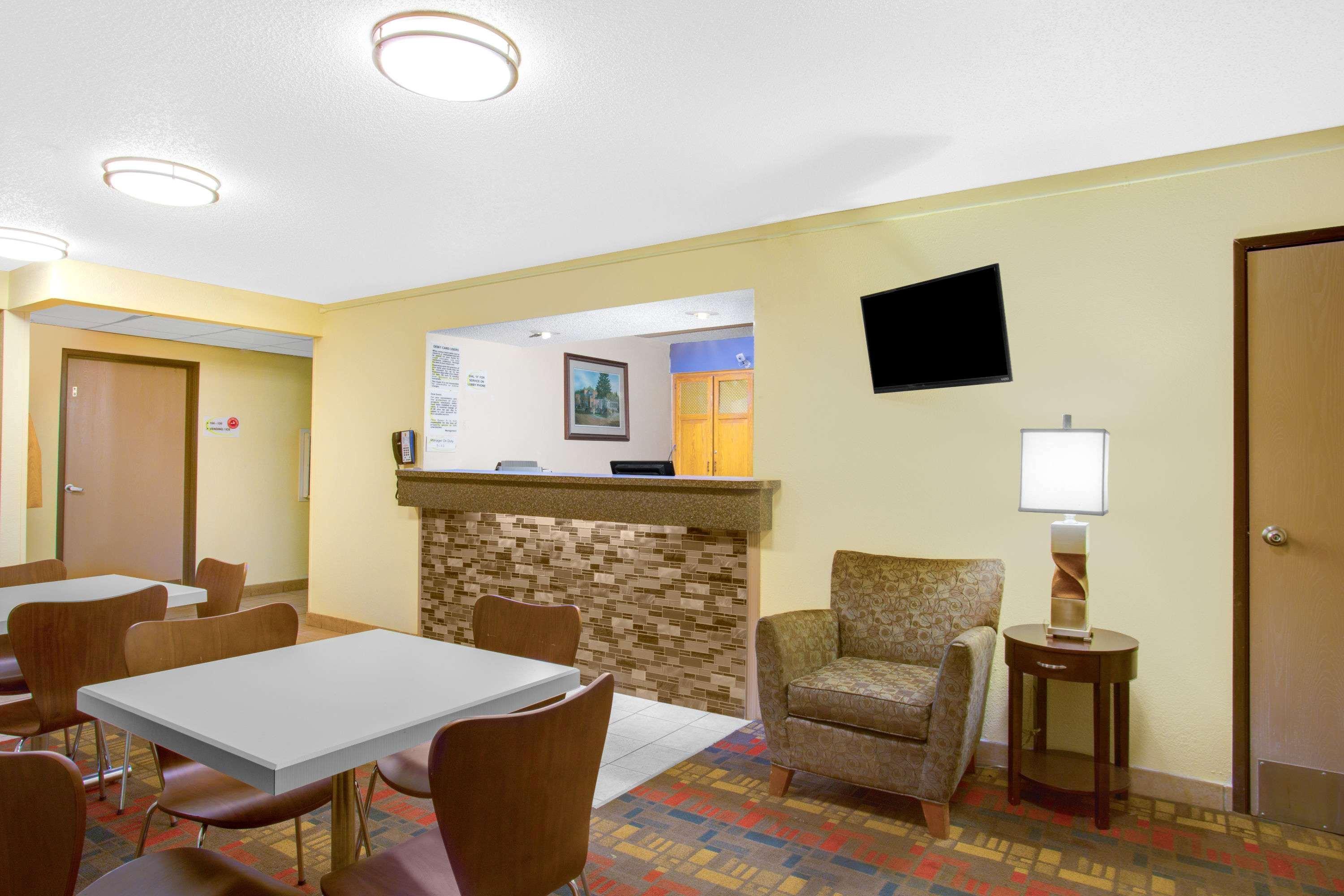Super 8 By Wyndham Lewisburg 14/16