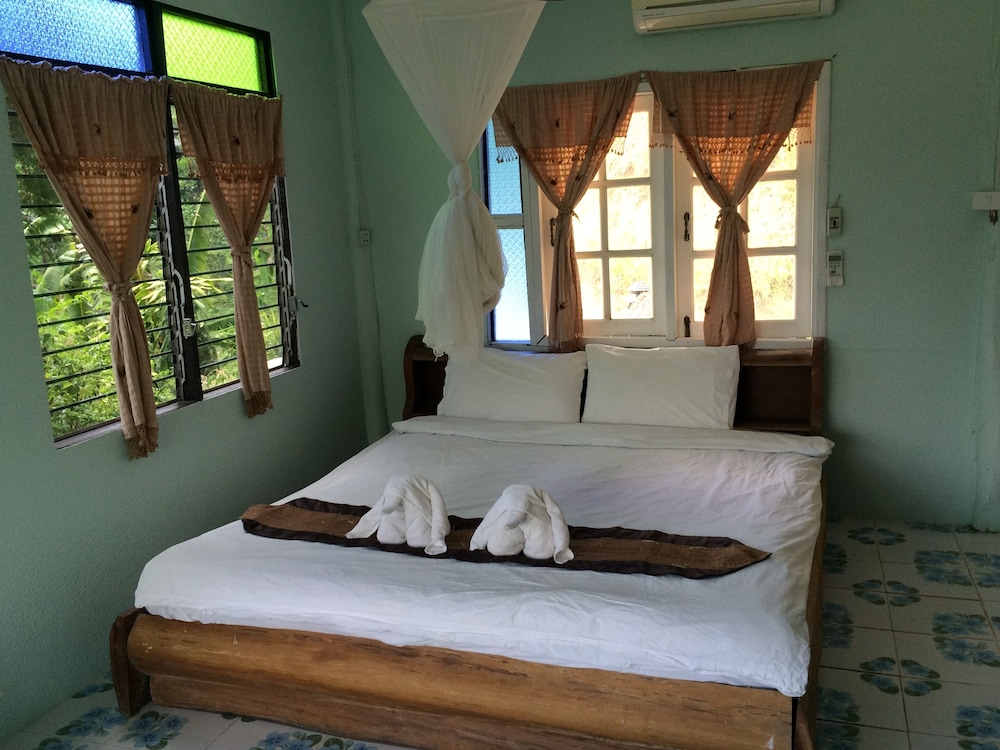 Chang Pai Hill - Adults Only 16/50