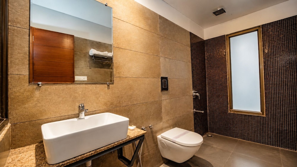 Uddhav Vilas Hotel 45/46
