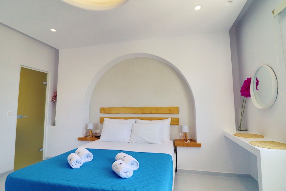 Coralli Beach Apartments 6/50