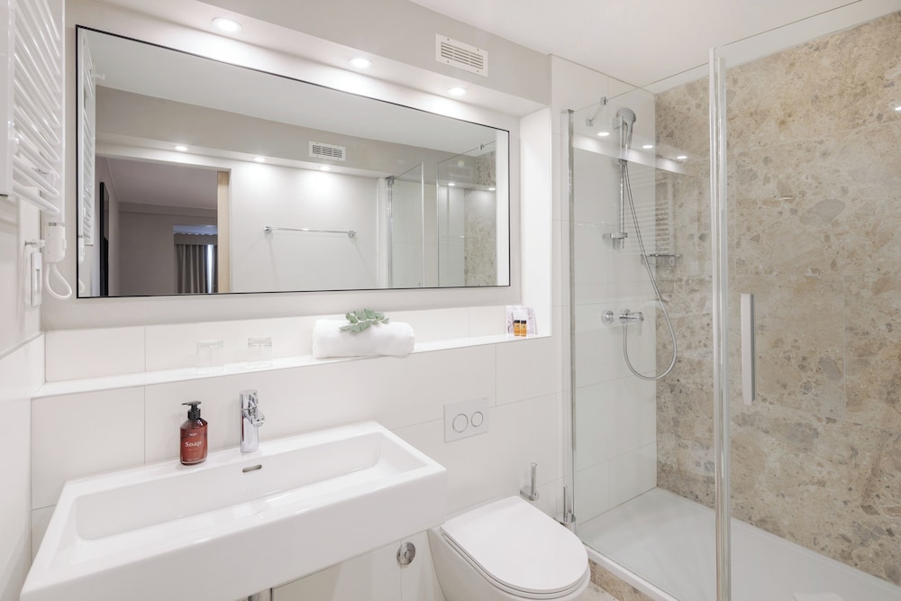 Hotel Osam 47/50