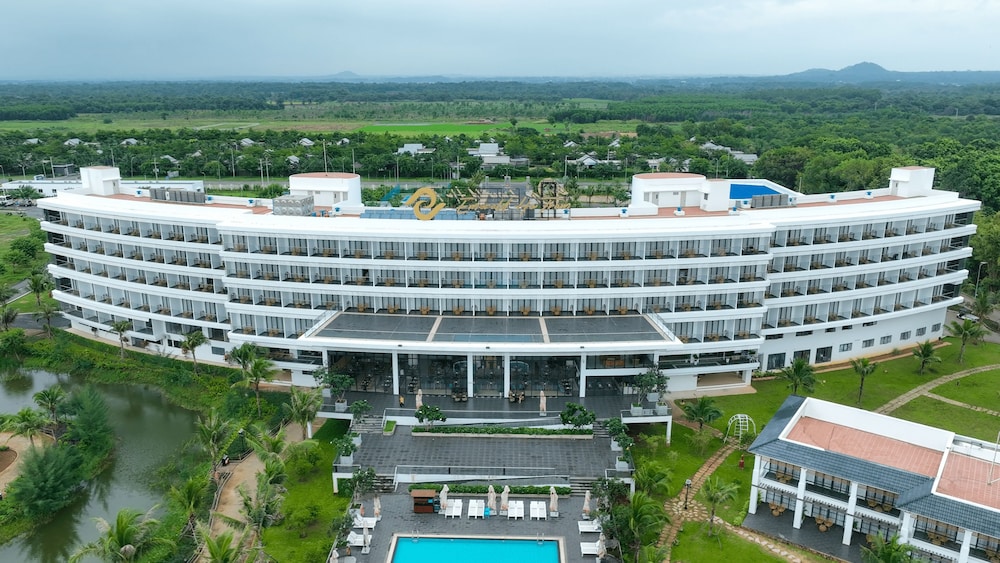 Emerald Ho Tram Resort 3/47