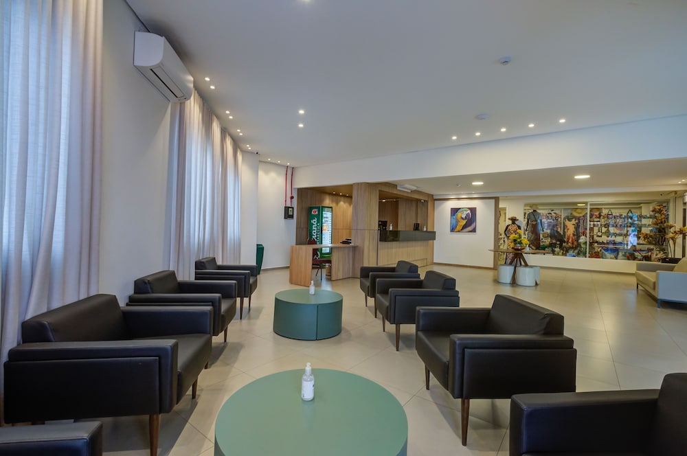 Viale Iguassu Hotel 32/38