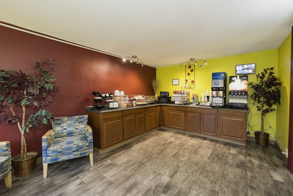 Red Roof Inn Walterboro 7/34
