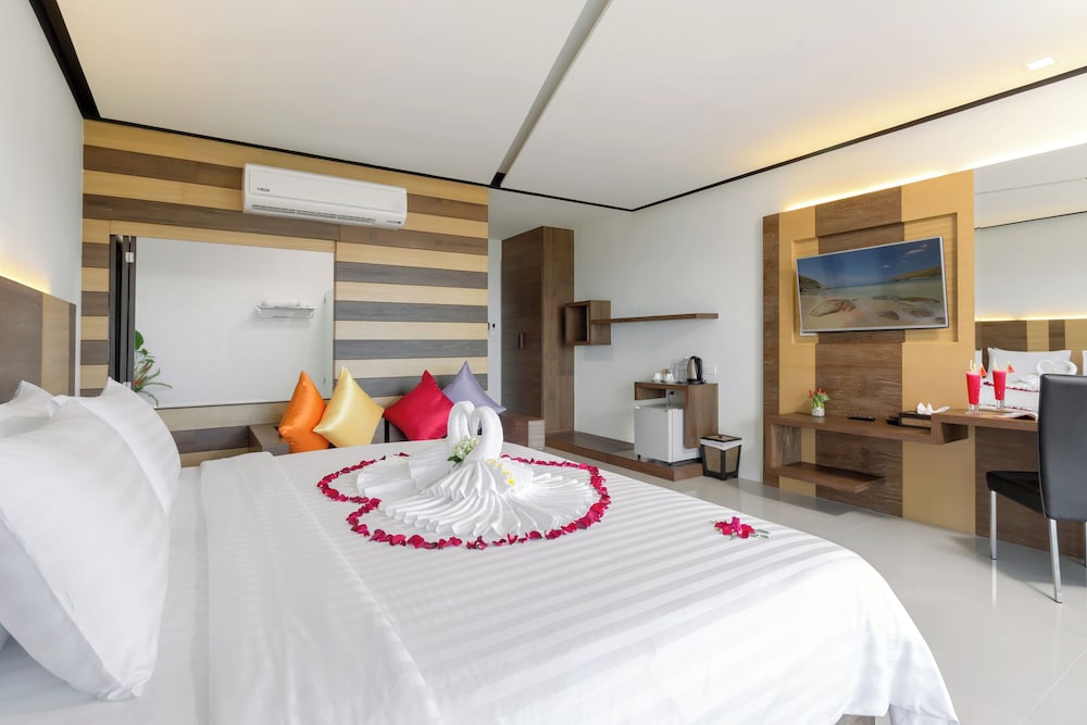PREMIER, DELUXE, OCEAN VIEW