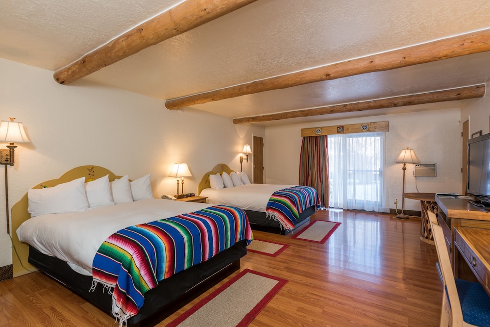 El Pueblo Lodge 20/71