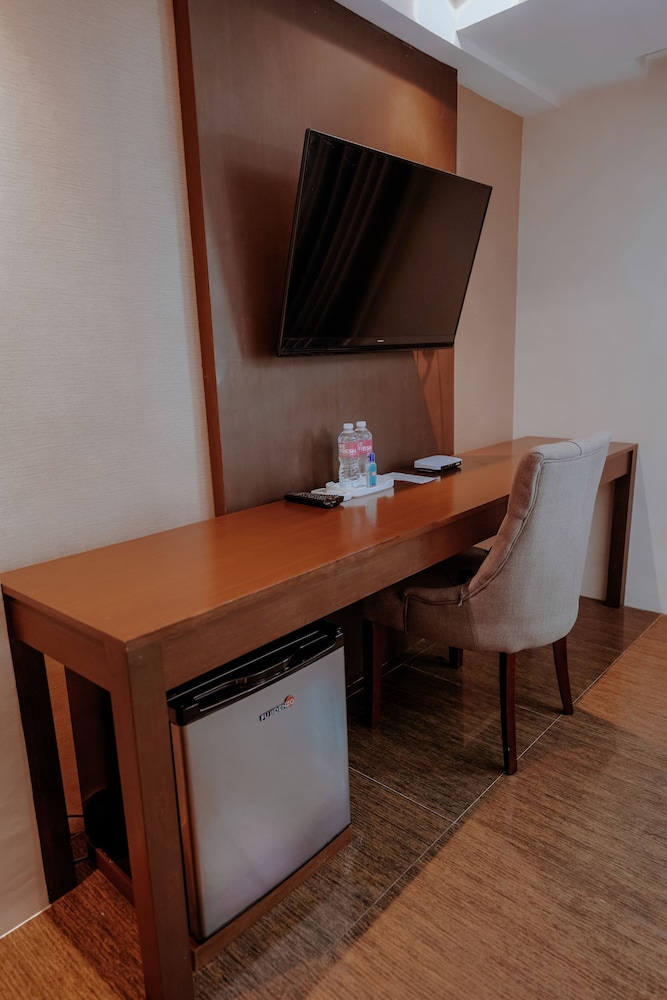 Emerald Boutique Hotel 50/55