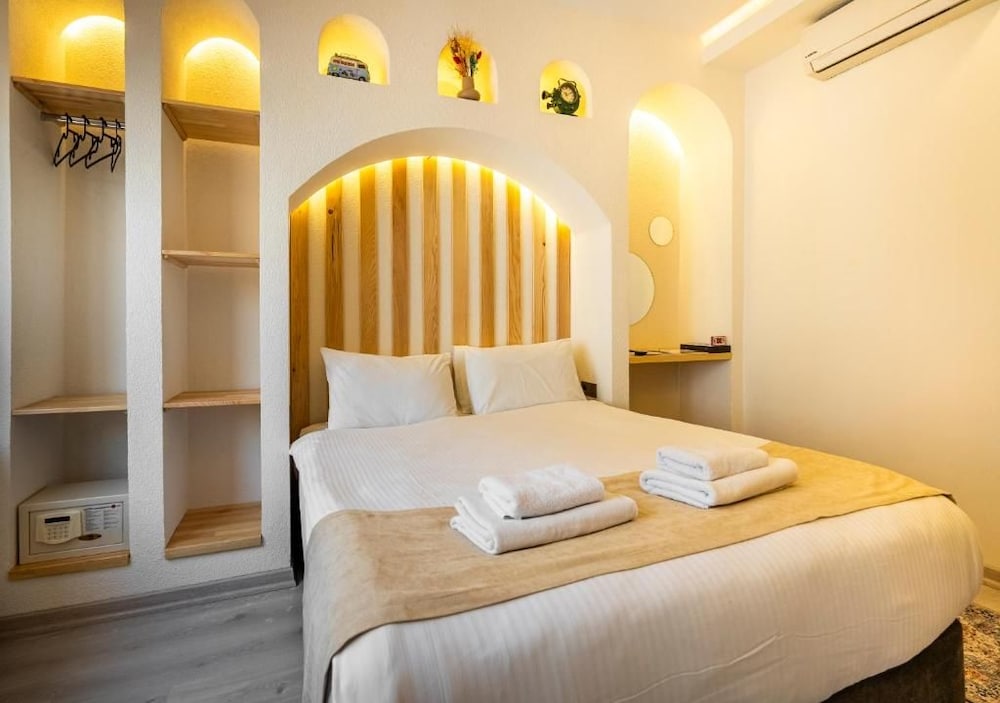 Hotel Emir 8/50
