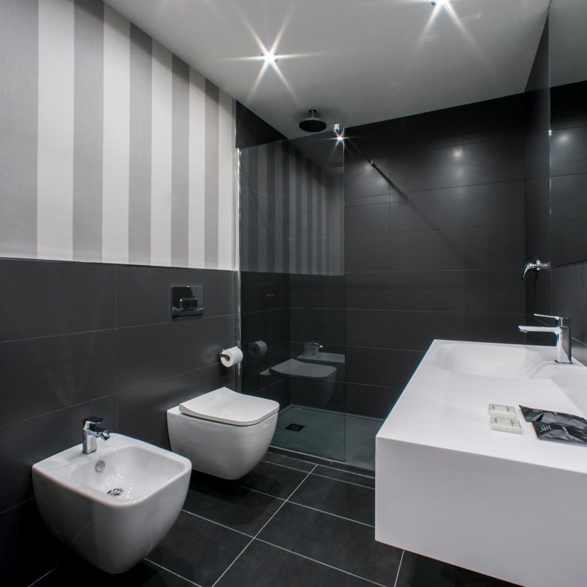 جناح بشرفة، Hotel Punta Tipa 8/9