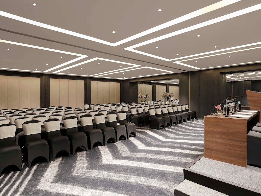 Novotel Chennai Chamiers Road 67/73