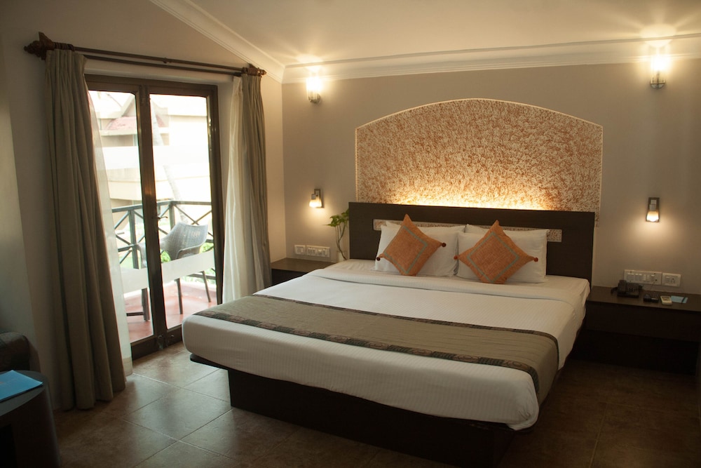 Whispering Palms Beach Resort 20/71