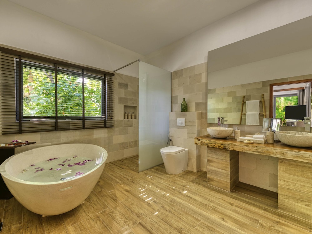 Kuredhivaru Resort and Spa Maldives 90/91