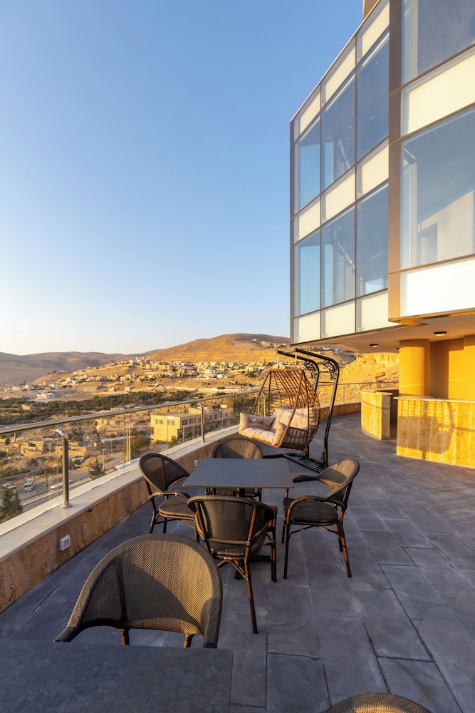 Petra Legacy Luxury Hotel 46/50