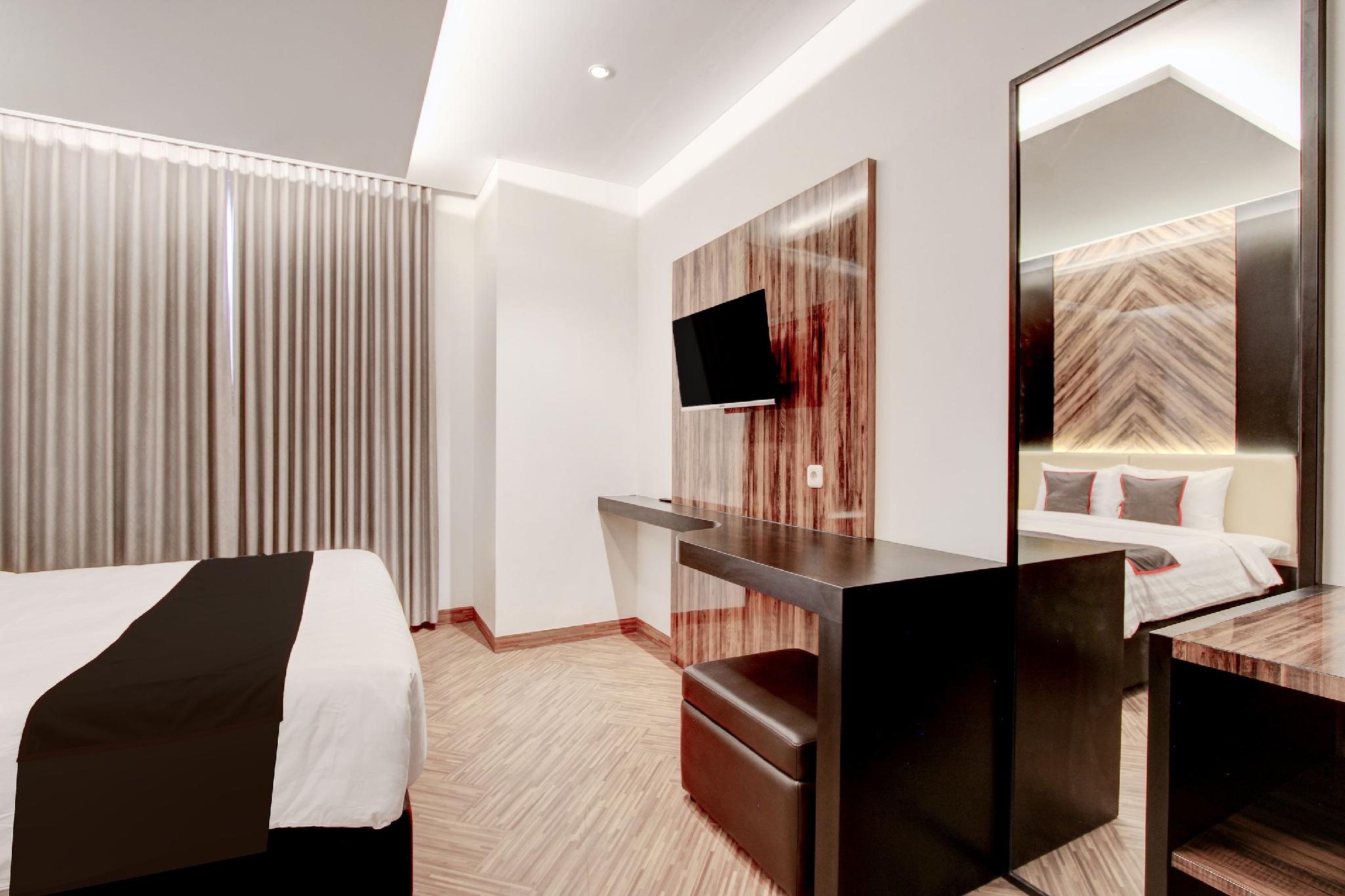Townhouse OAK Near The Park Mall Semarang Formerly Semarang Boutique Hotel 30/32