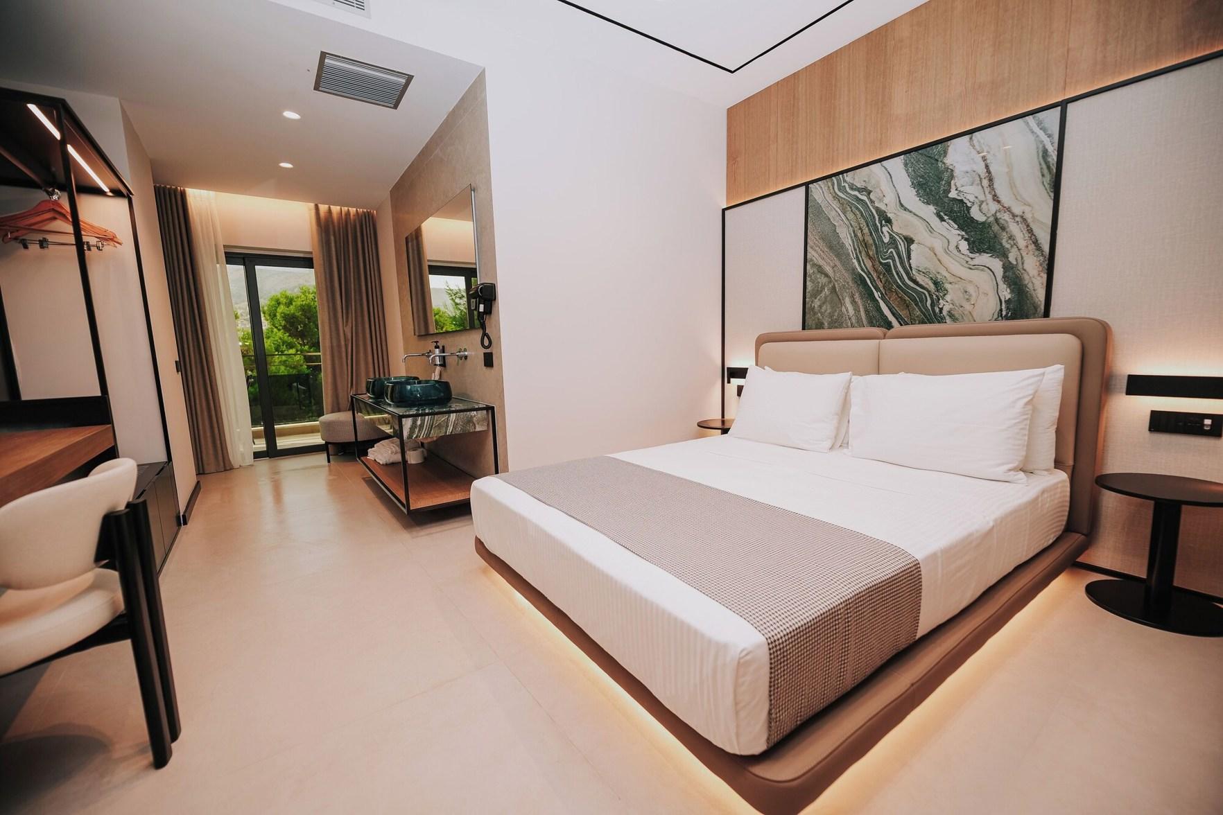 Deluxe, Double Bed