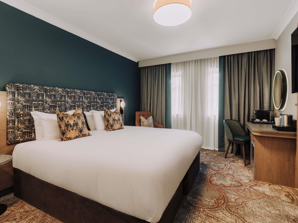 Mercure Southgate Hotel 13/49