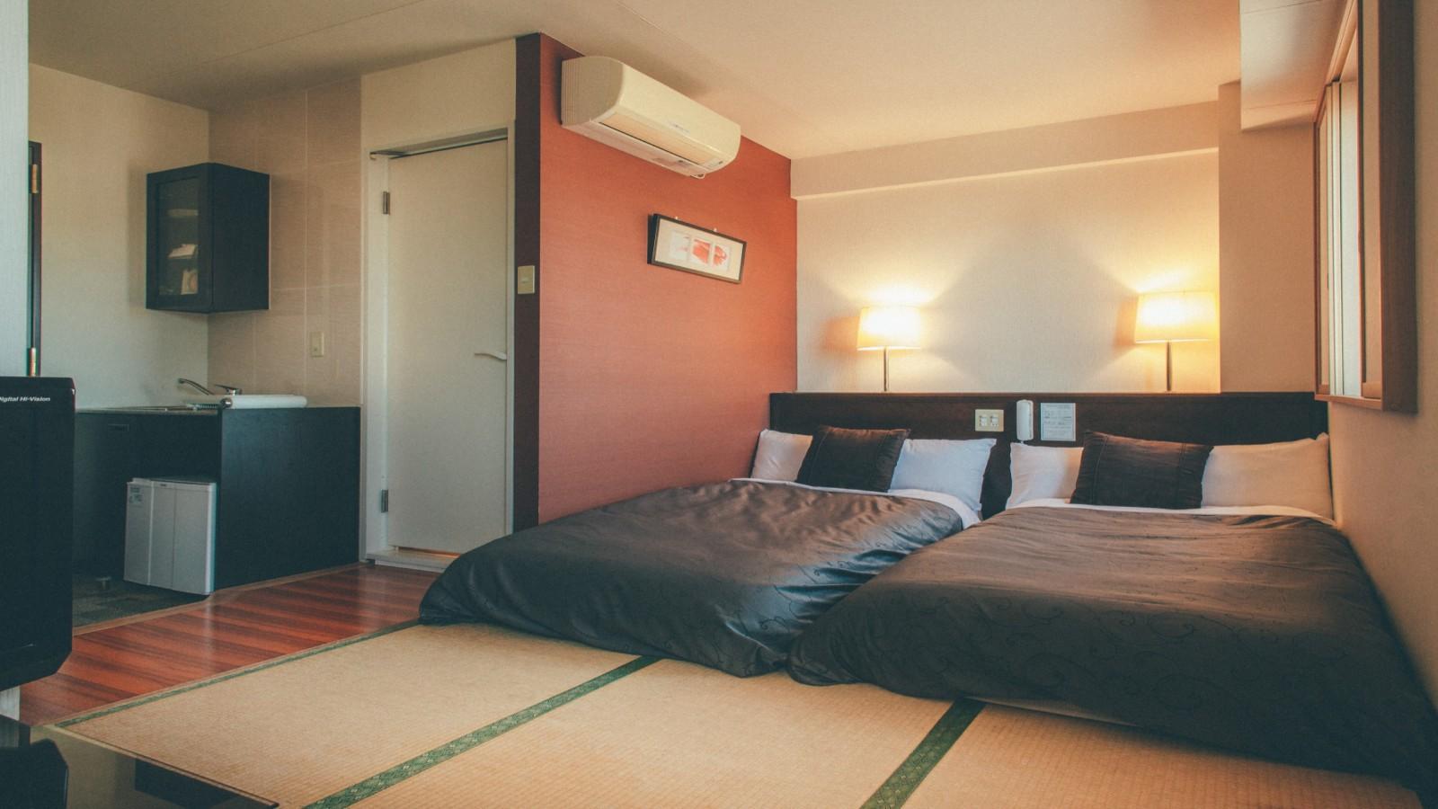 Japanese, Mini, Deluxe, Twin Beds, Kitchen, Smoking