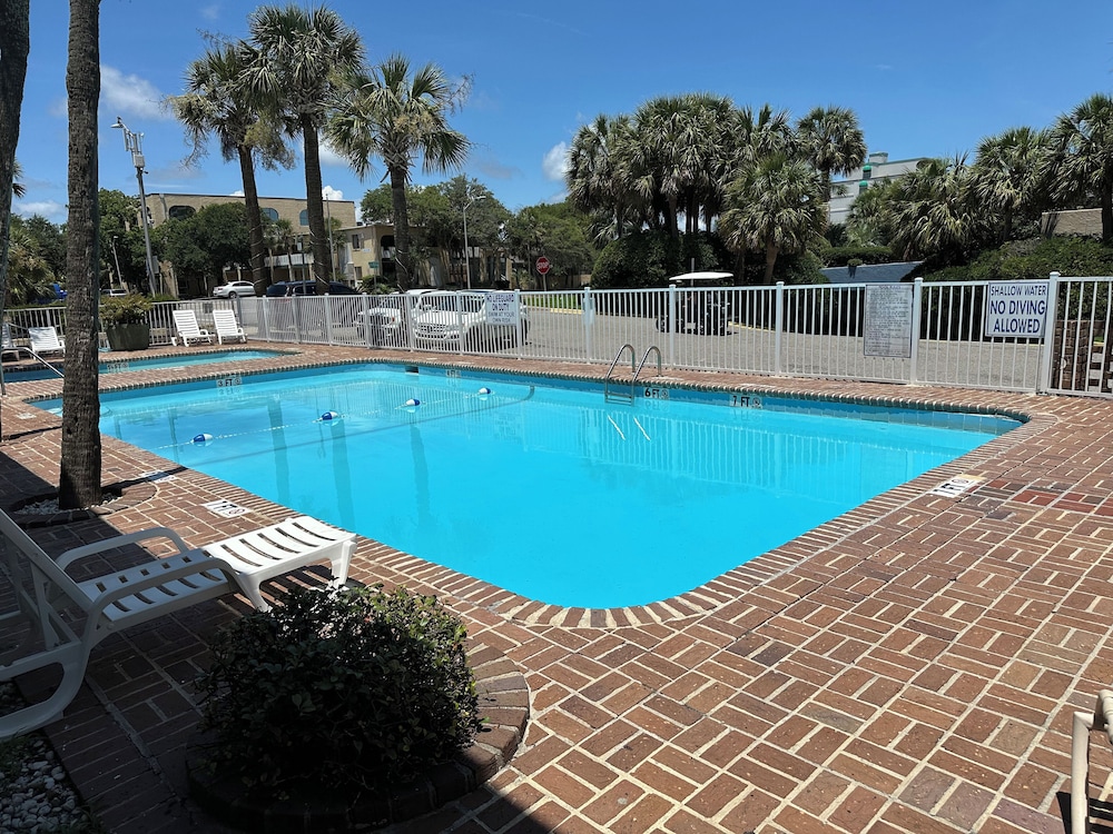 Capital O Sunset Waves Hotel Myrtle Beach Oceanfront 39/63