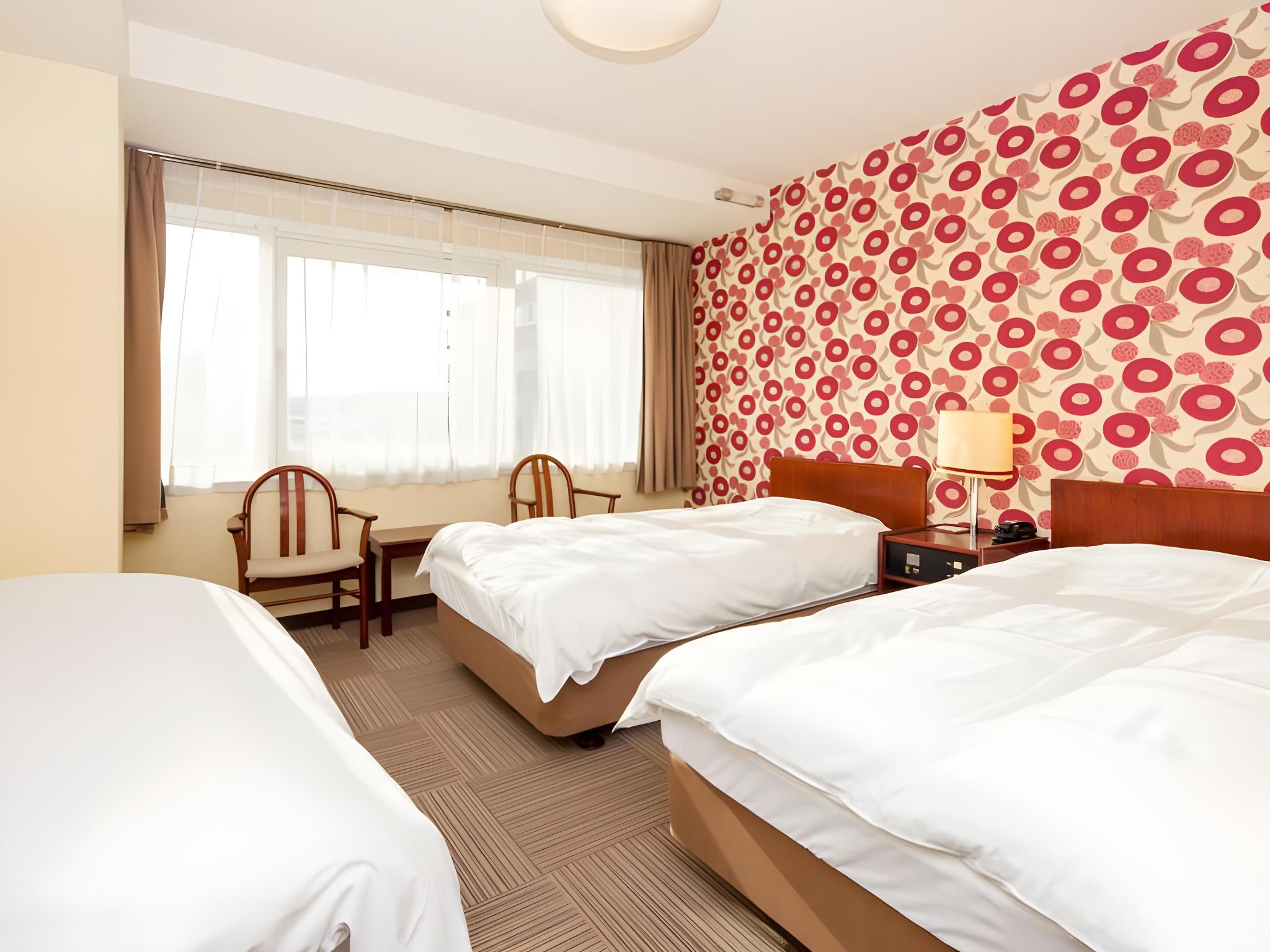 Room, Triple