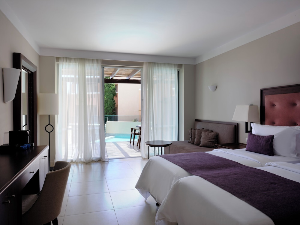 SWIM UP, DOUBLE OR TWIN BED, INLAND VIEW