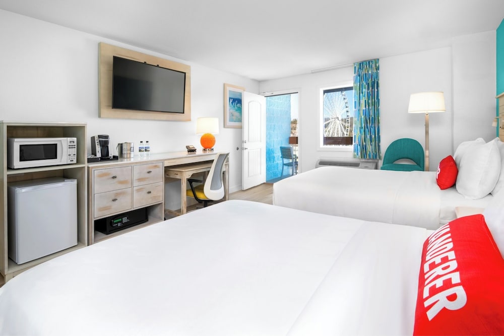 ISLAND, STANDARD, 2 QUEEN BEDS
