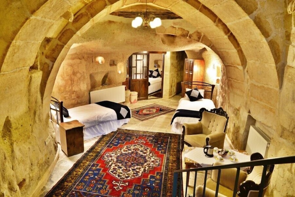 Heaven Cave House 45/64