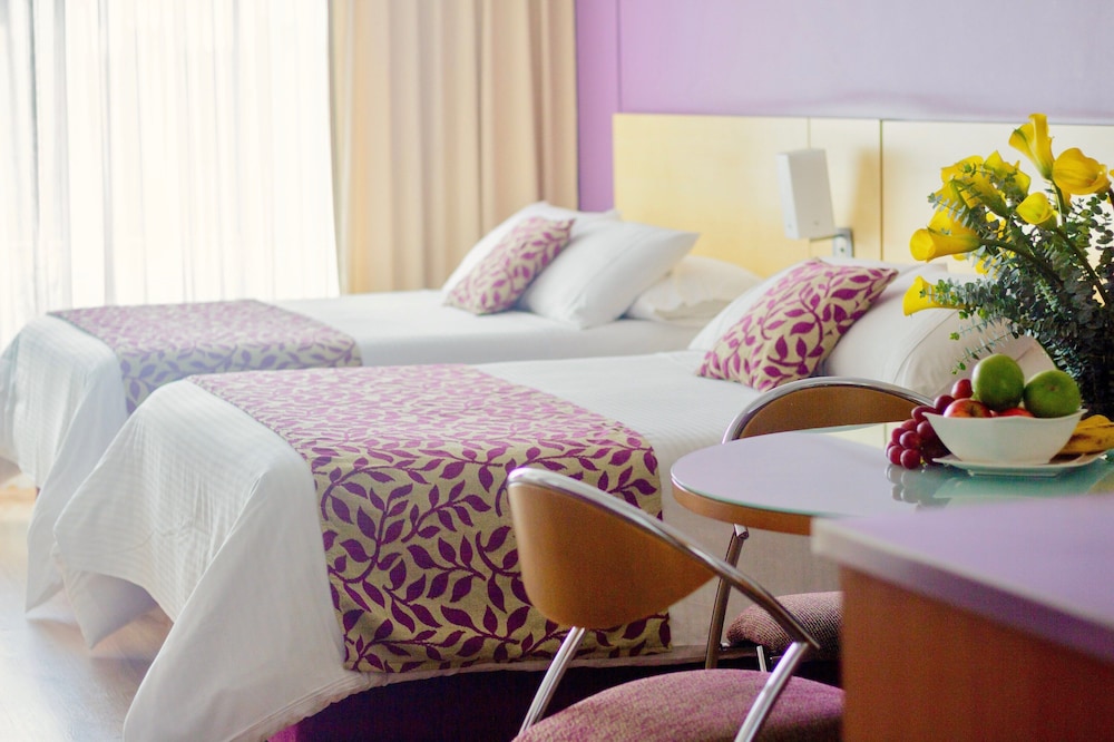 Novelty Suites Hotel 21/77
