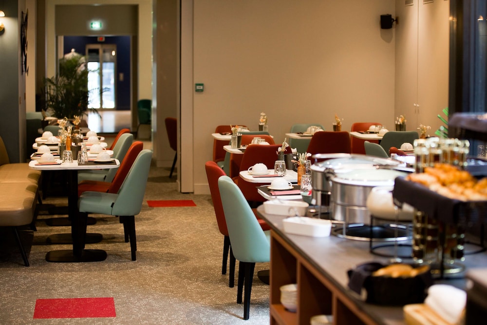 restaurant cafeteria