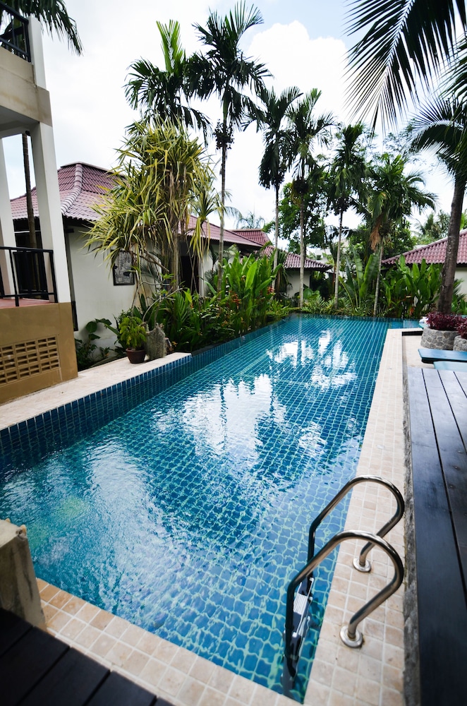 Cocoville Phuket 74/75