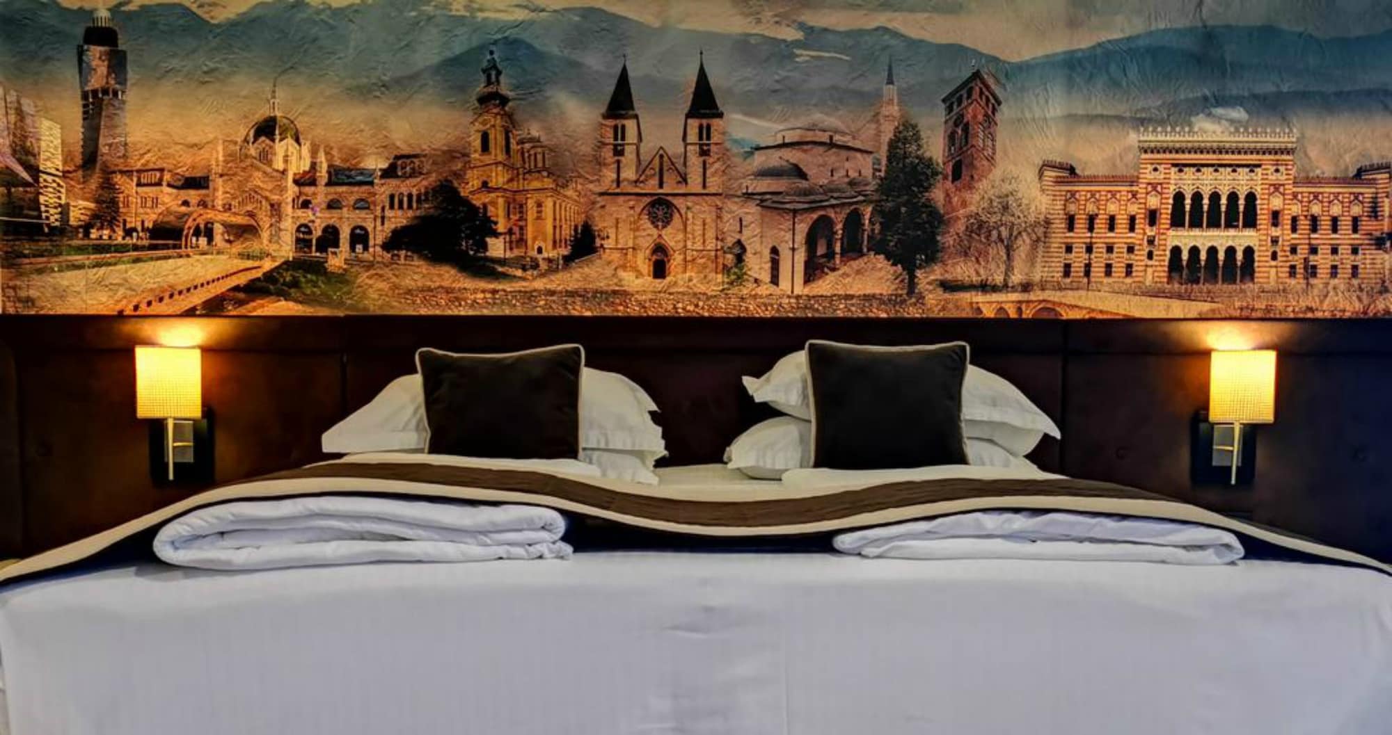 PREMIUM, DOUBLE OR TWIN BED