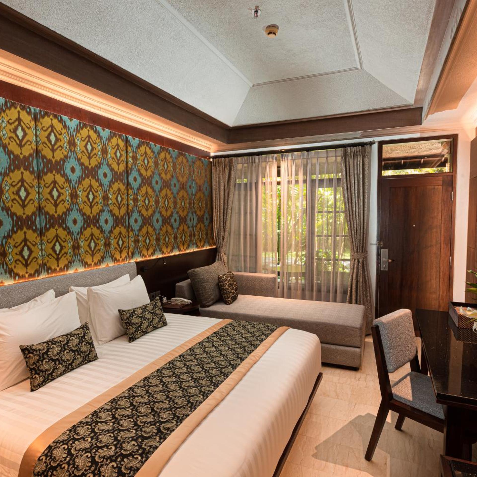 Deluxe, King Bed
