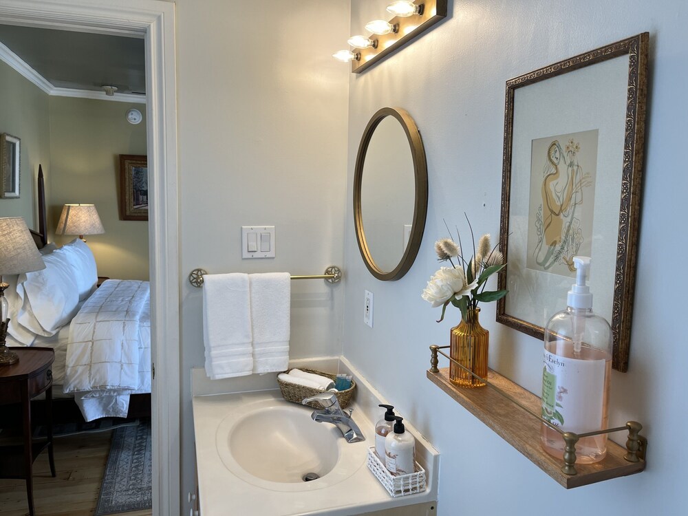 Surfside Inn 50/50