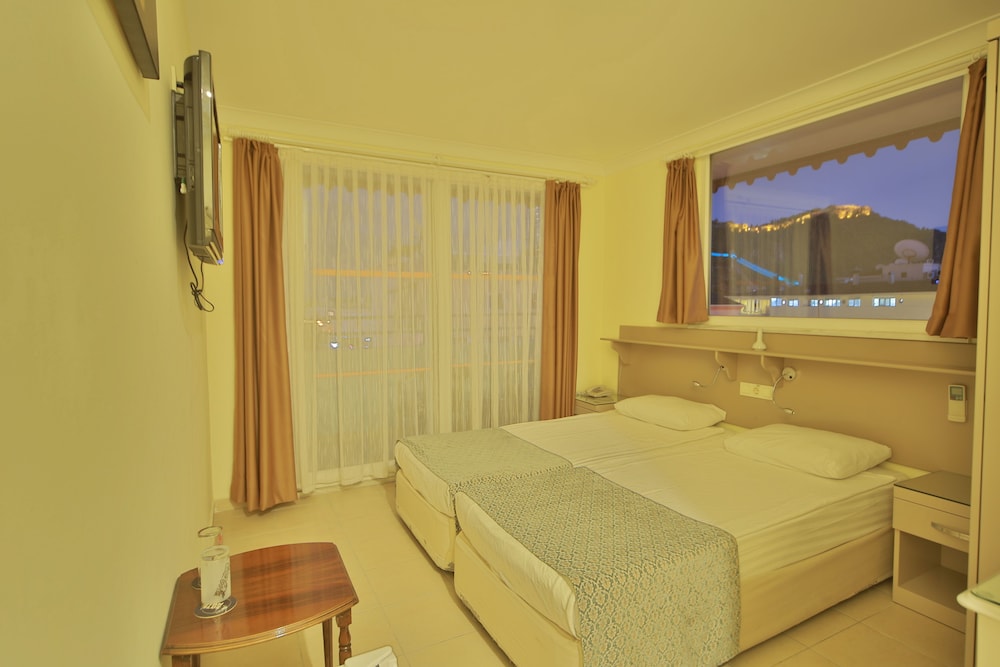 Gallion Hotel 16/73