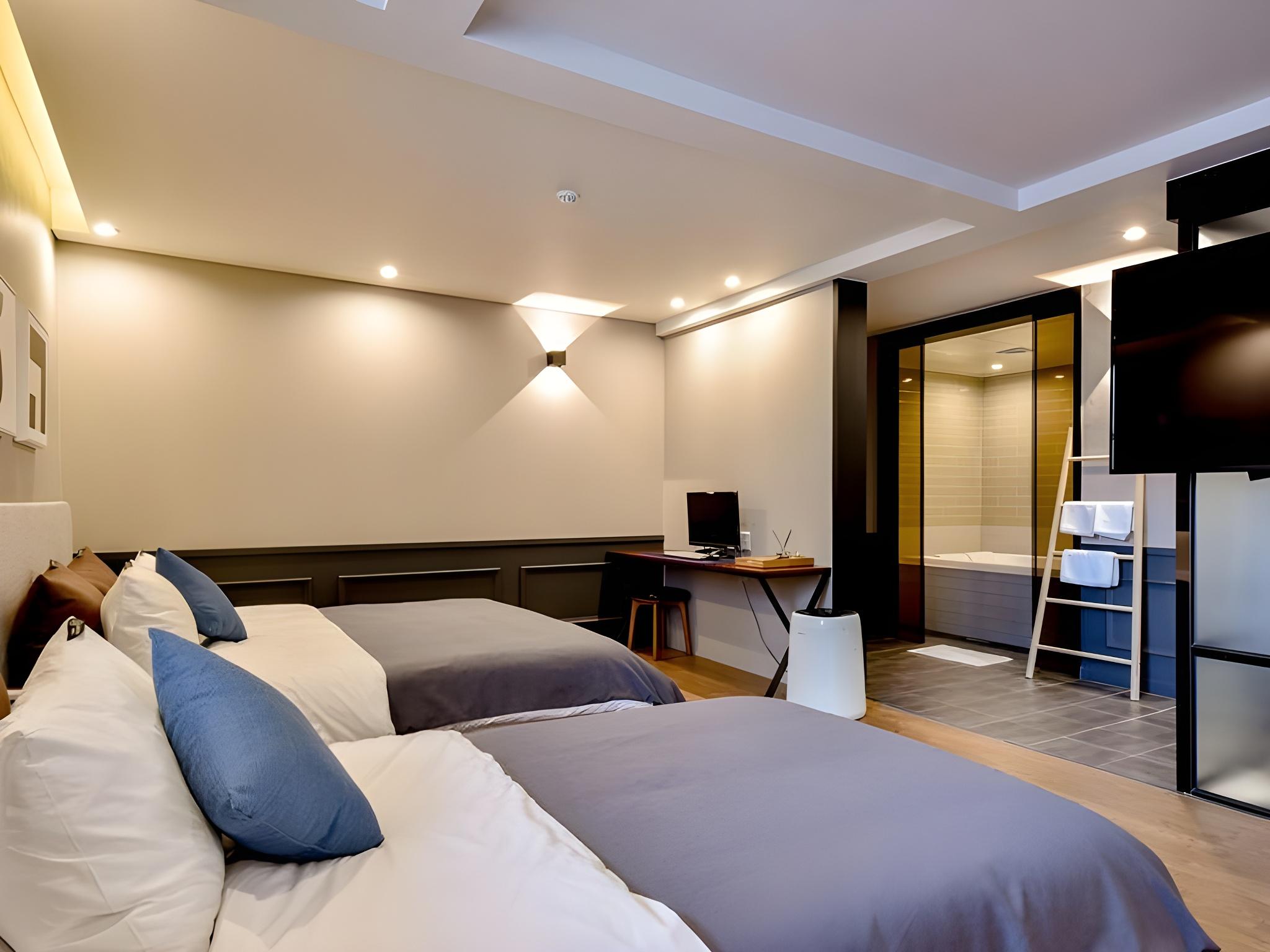 Premium, Suite, Queen Bed