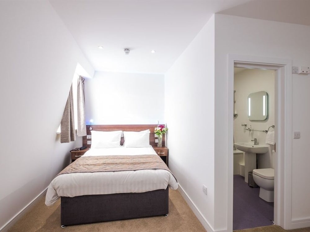 Signature Hotel London 32/50