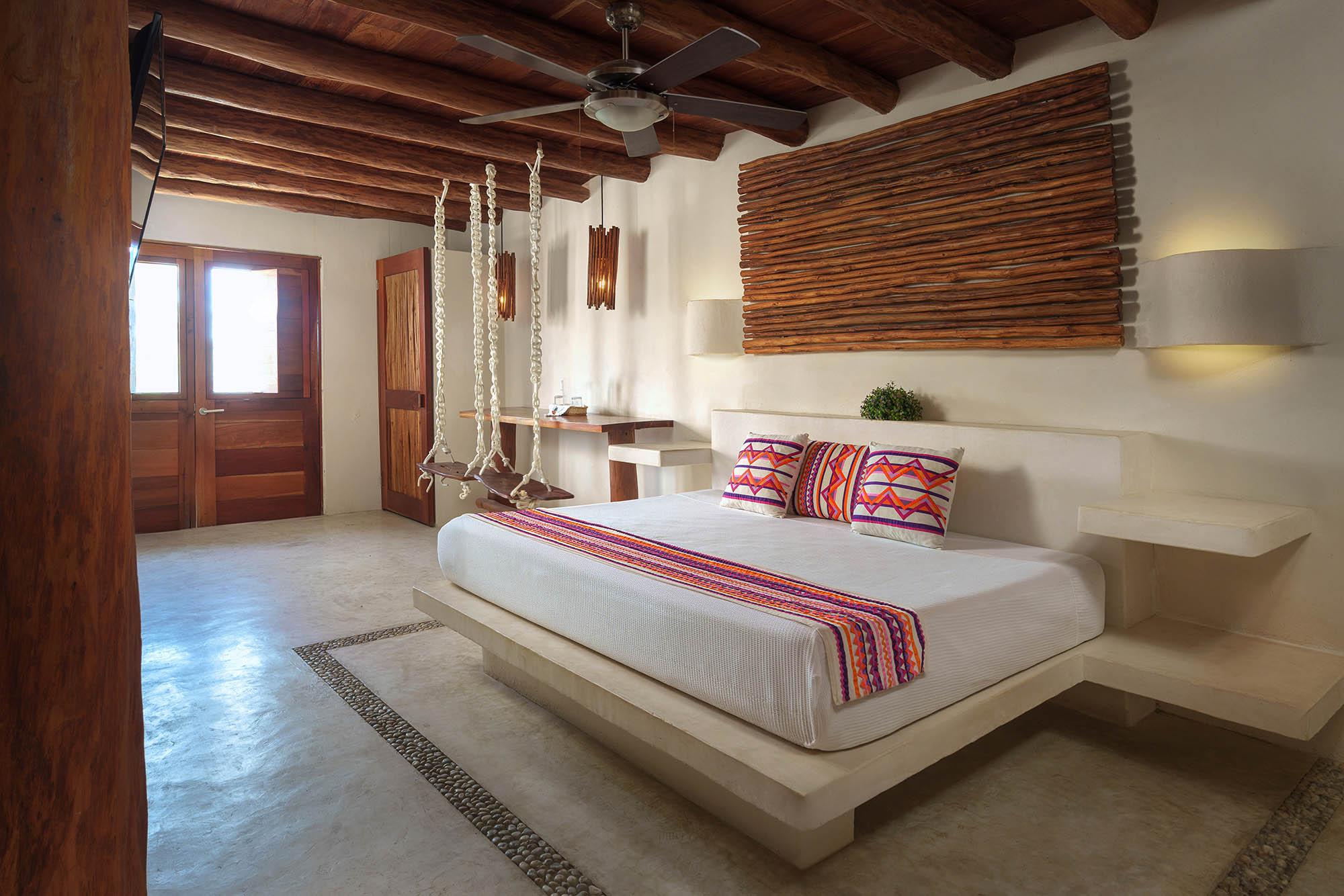 دوبلكس بريميوم، Hotel El Pueblito 2/10