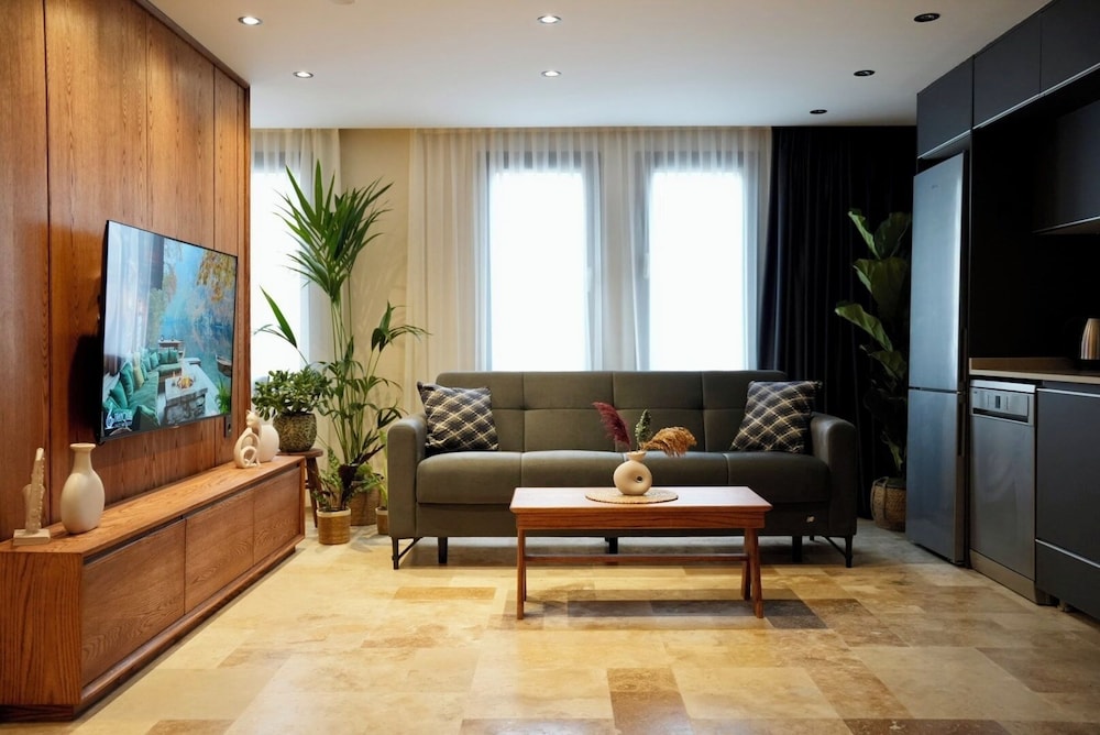 Khalkedon Suite 30/50