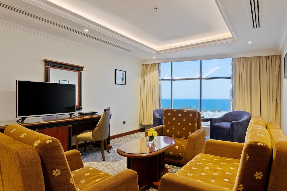 فندق كراون تاور(Crown Tower Hotel) 42/47