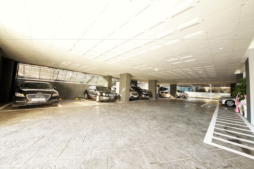 Premium Ava Hotel Sasang 43/50