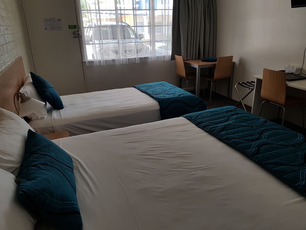 URANGAN MOTOR INN 4/31