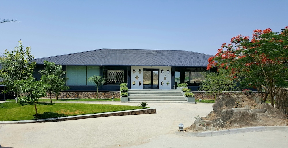 Tatsaraasa Resort and Spa Udaipur 32/40