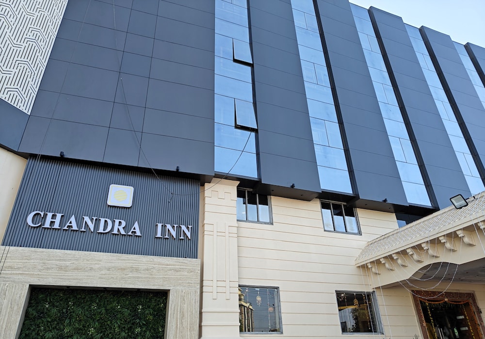 Chandra Inn 6/50