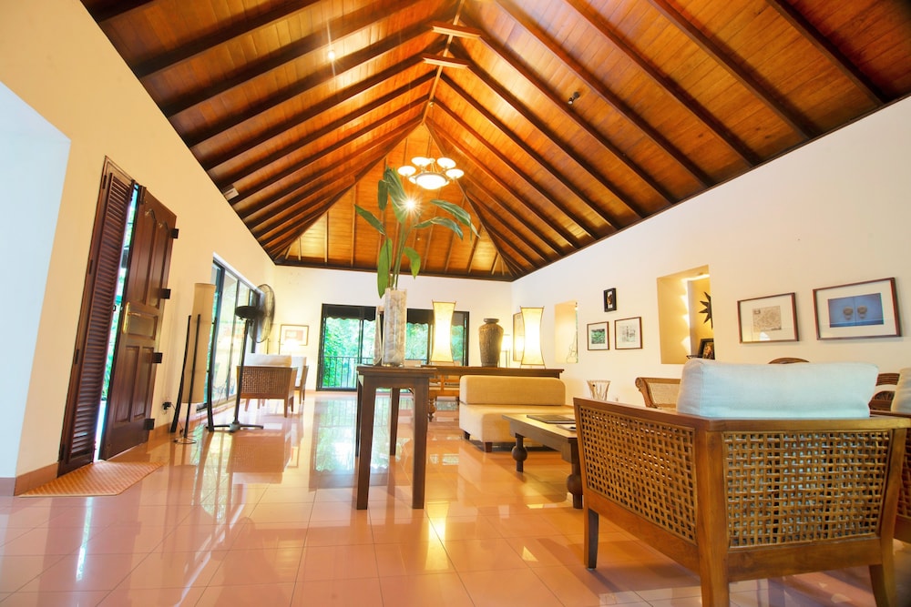 Villa Escondite 30/50