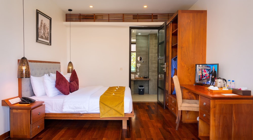 The Koulen Summit Condo 21/66