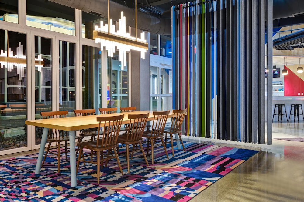 Aloft Secaucus Meadowlands 24/52