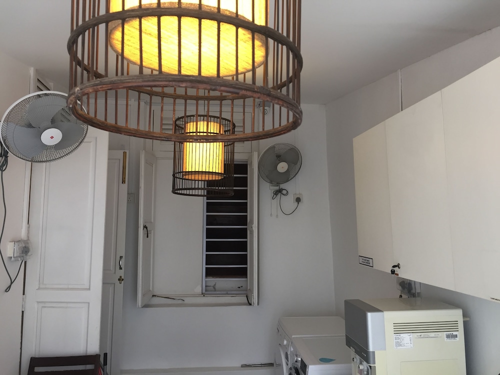 Royal Hostel Singapore 32/33