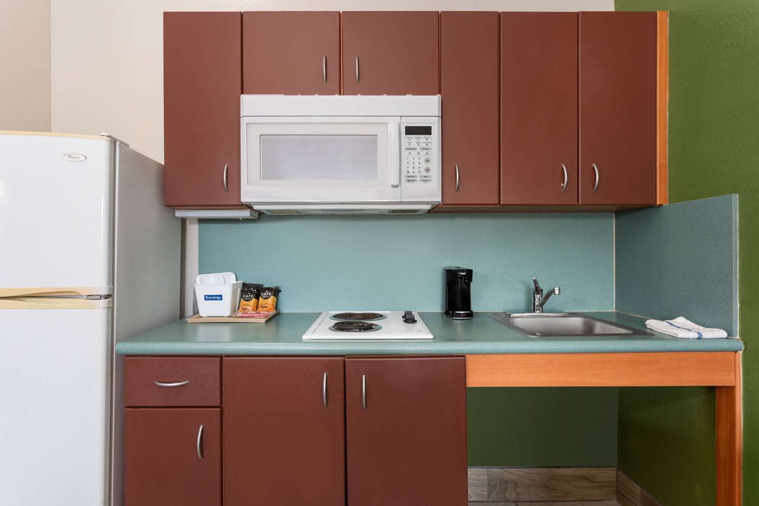 Travelodge Suites By Wyndham Lake Okeechobee 11/17
