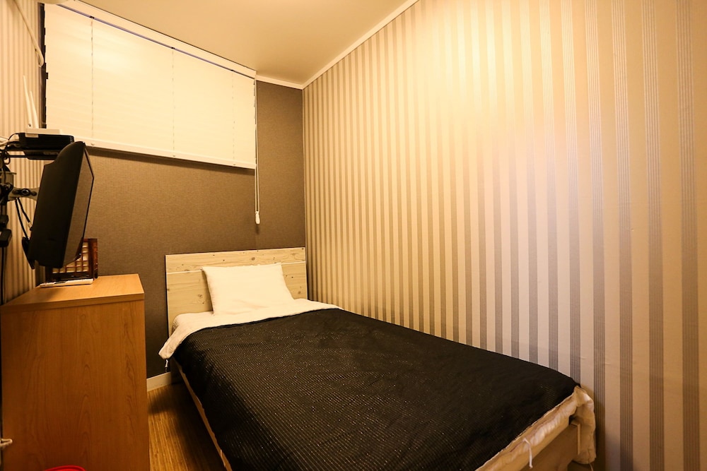 MAMA GUEST HOUSE 14/67