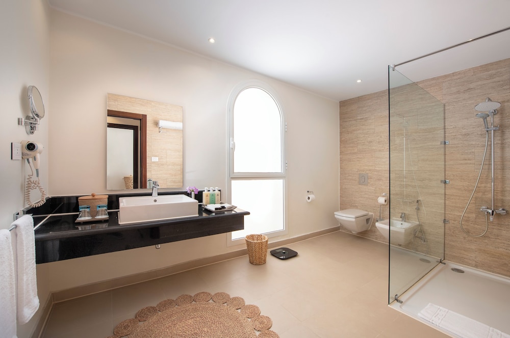 Swim Up, Villa, King Bed, Sea View, Adult Only, Fort Arabesque Beach Resort 4/4